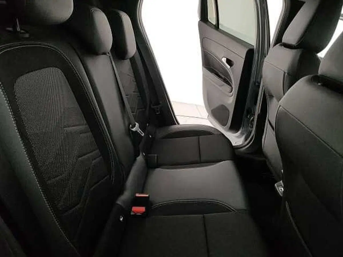 Jeep Avenger usata a Caserta (12)