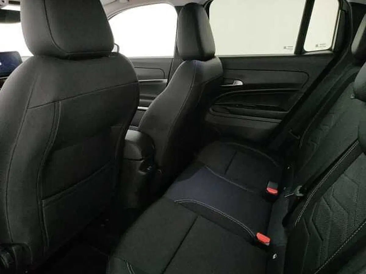 Jeep Avenger usata a Caserta (16)