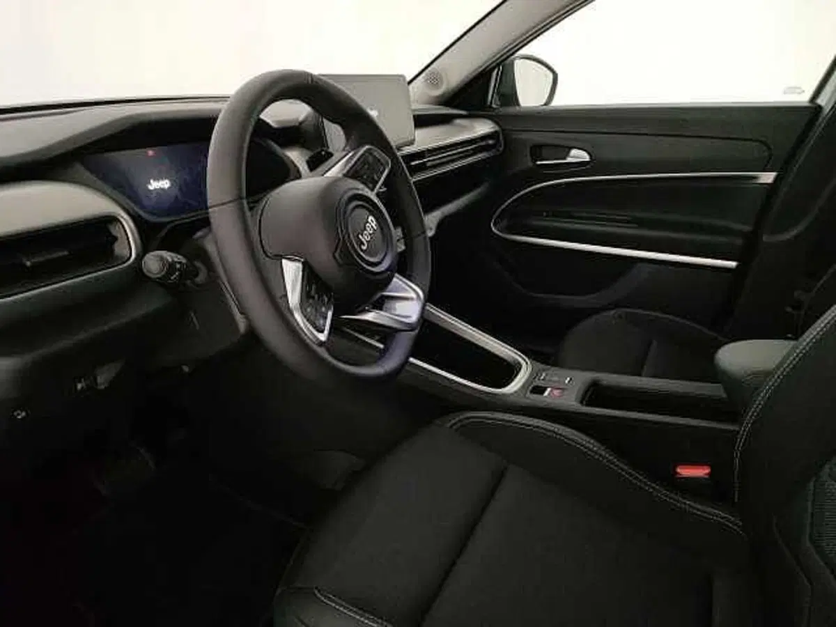Jeep Avenger usata a Caserta (19)