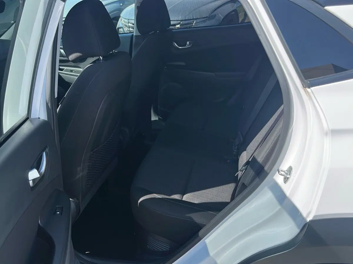 Hyundai Kona usata a Latina (11)