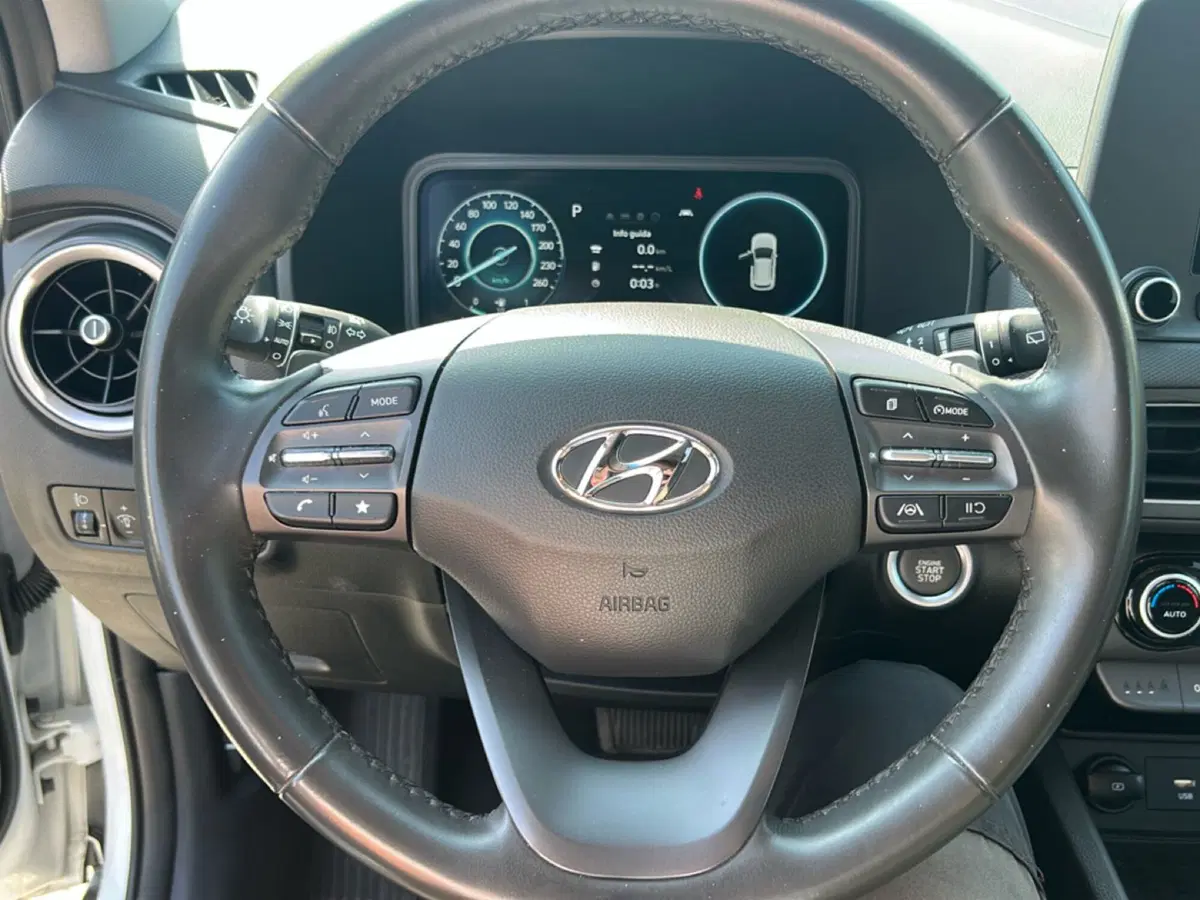 Hyundai Kona usata a Latina (14)