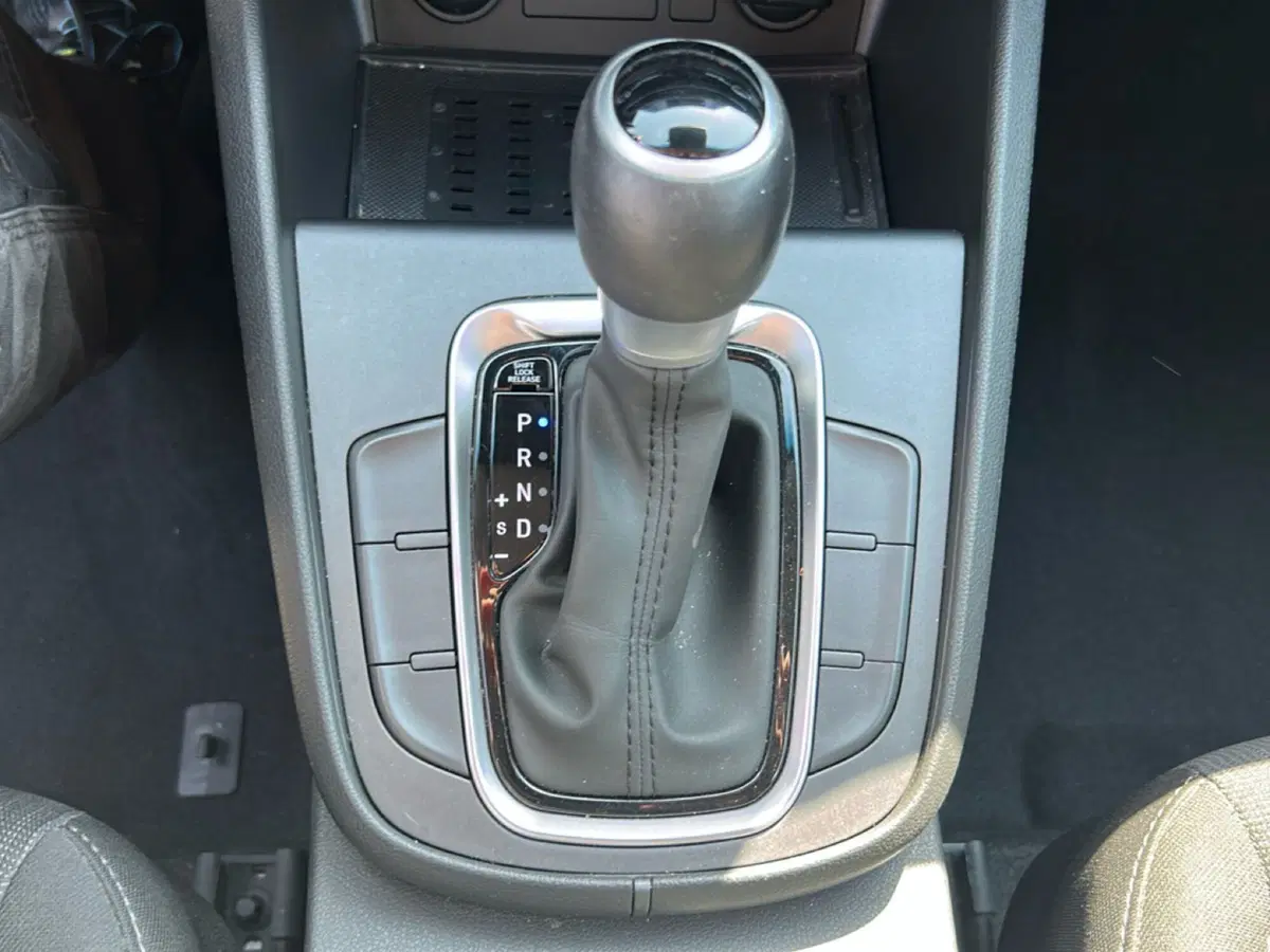 Hyundai Kona usata a Latina (18)