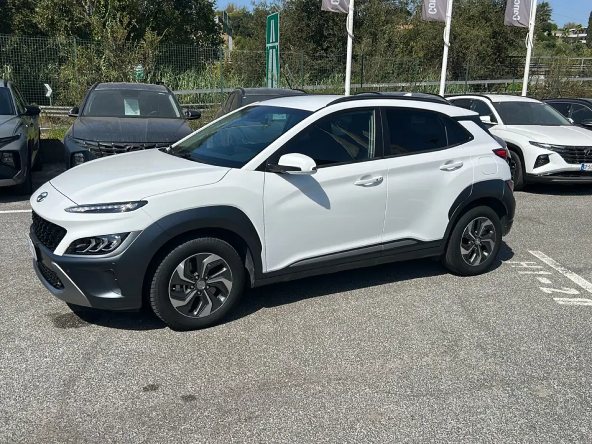 Hyundai Kona usata a Latina (8)