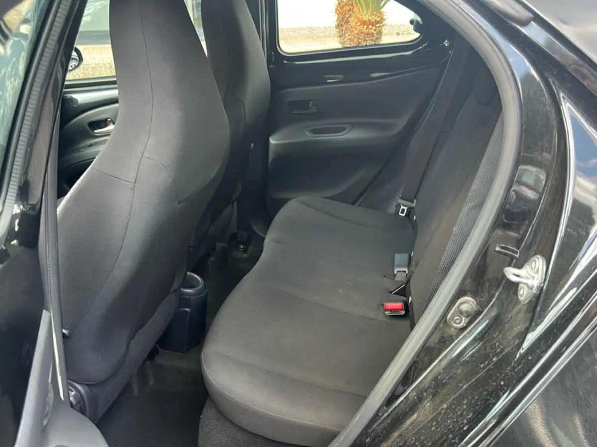 Toyota Aygo X usata a Latina (11)