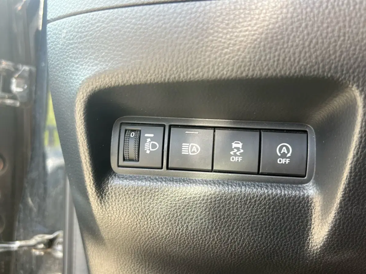 Toyota Aygo X usata a Latina (13)