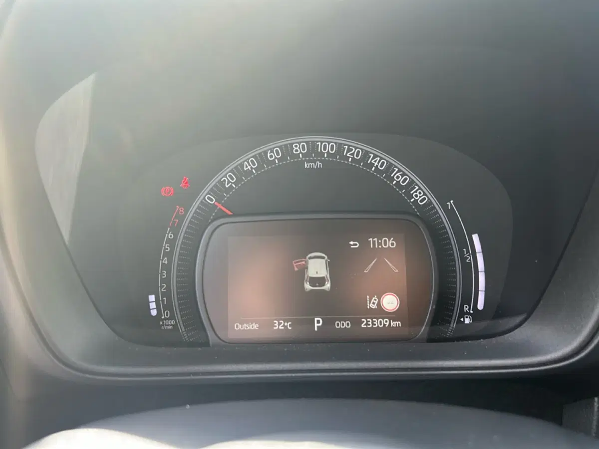 Toyota Aygo X usata a Latina (15)