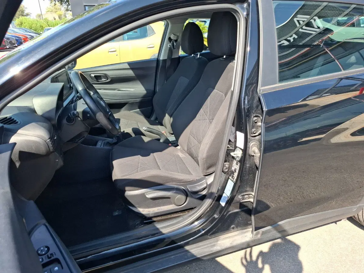 Hyundai Bayon usata a Latina (18)