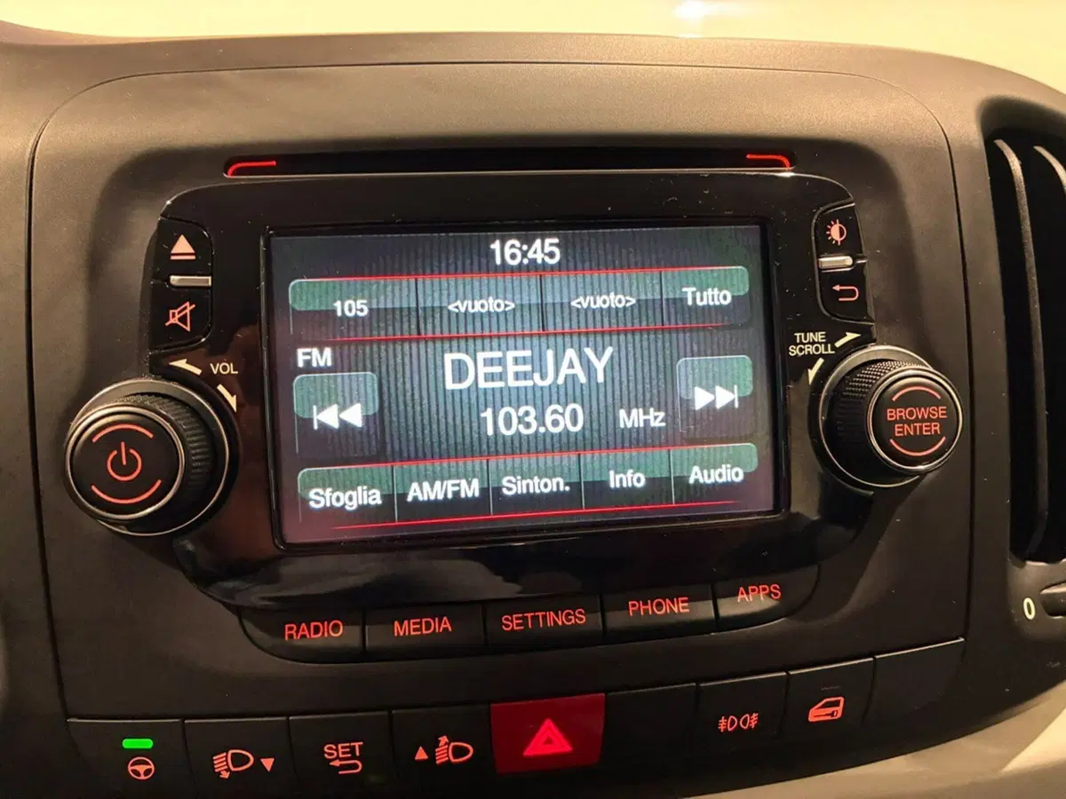 Fiat 500L usata a Genova (13)
