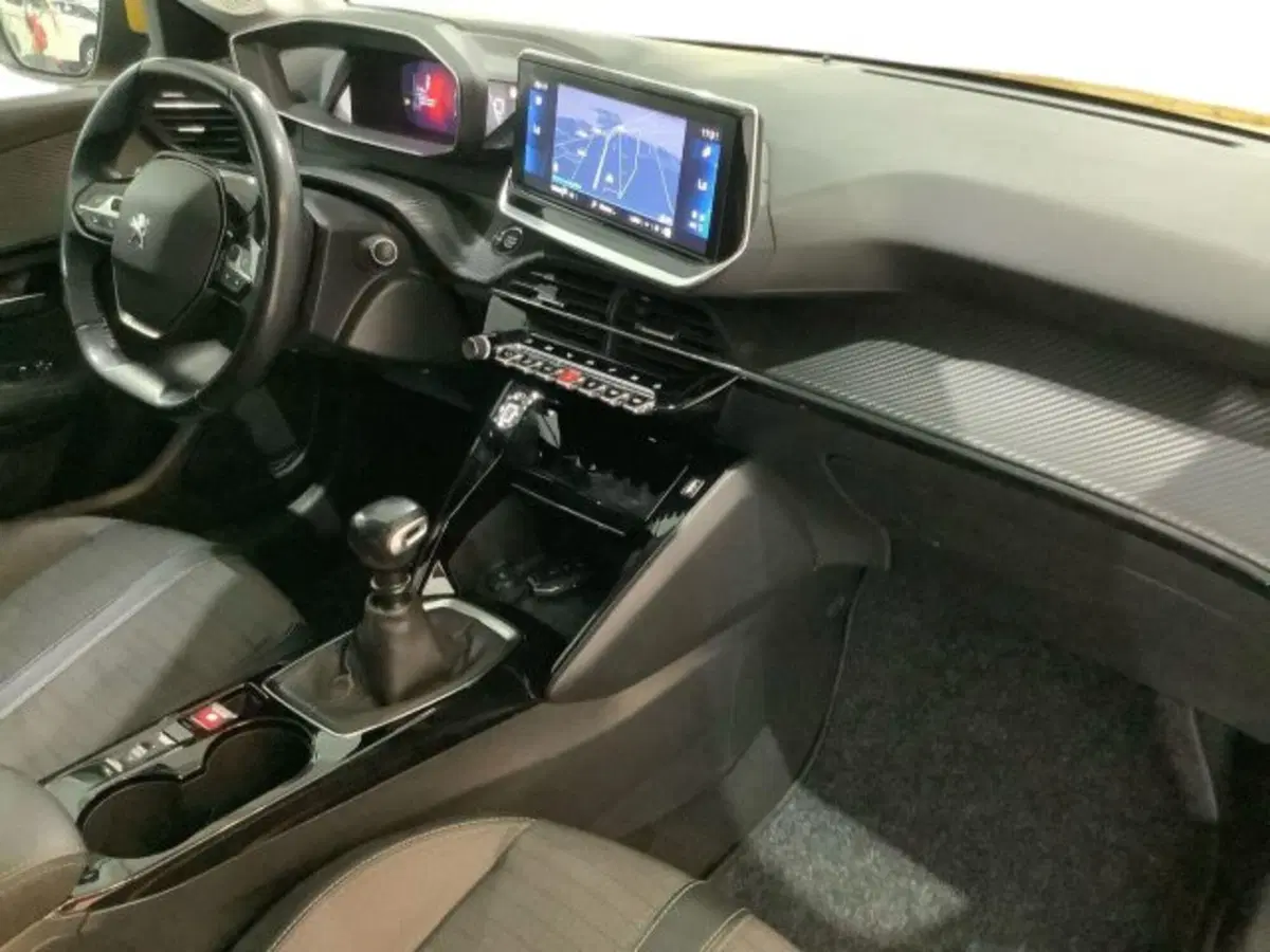 Peugeot 208 usata a Catania (9)