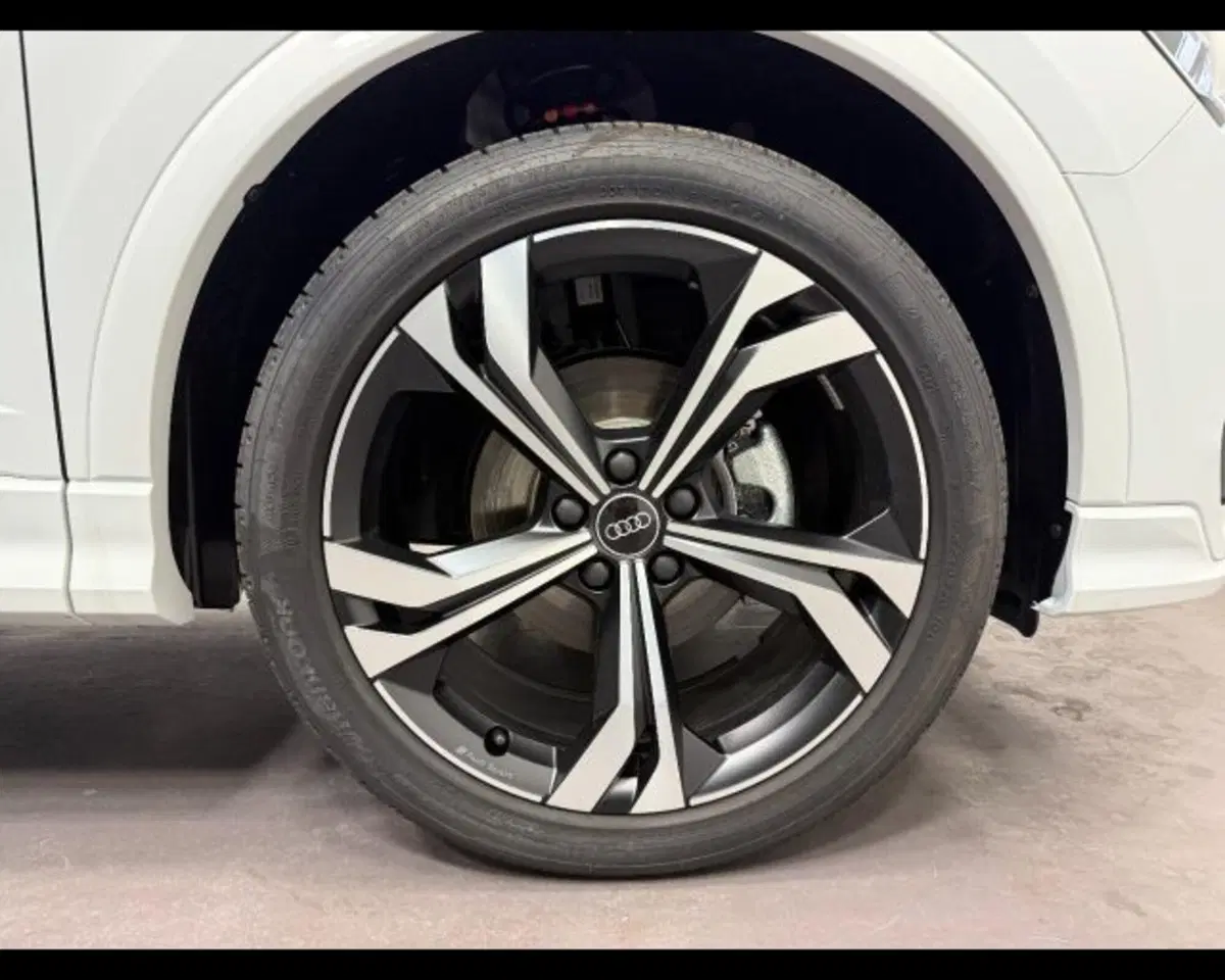 Audi Q3 Sportback nuova a Treviso (11)