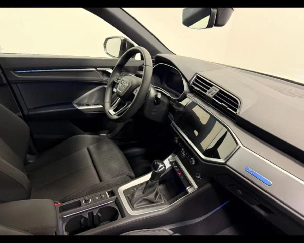 Audi Q3 Sportback nuova a Treviso (3)