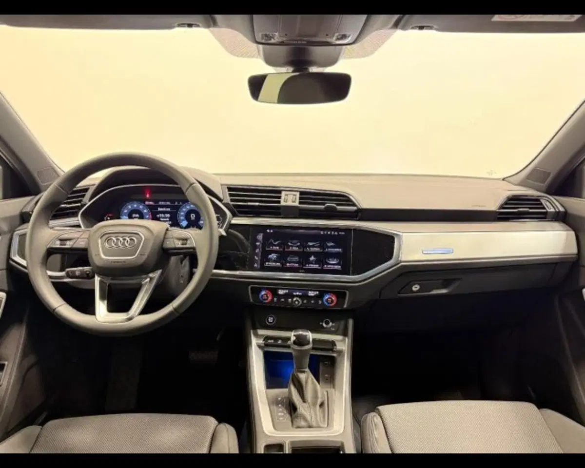 Audi Q3 Sportback nuova a Treviso (4)