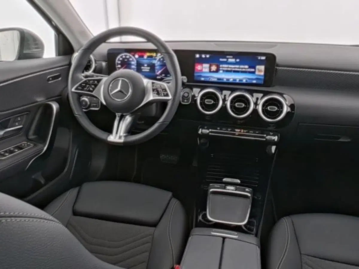 Mercedes-Benz Classe A usata a Milano (9)