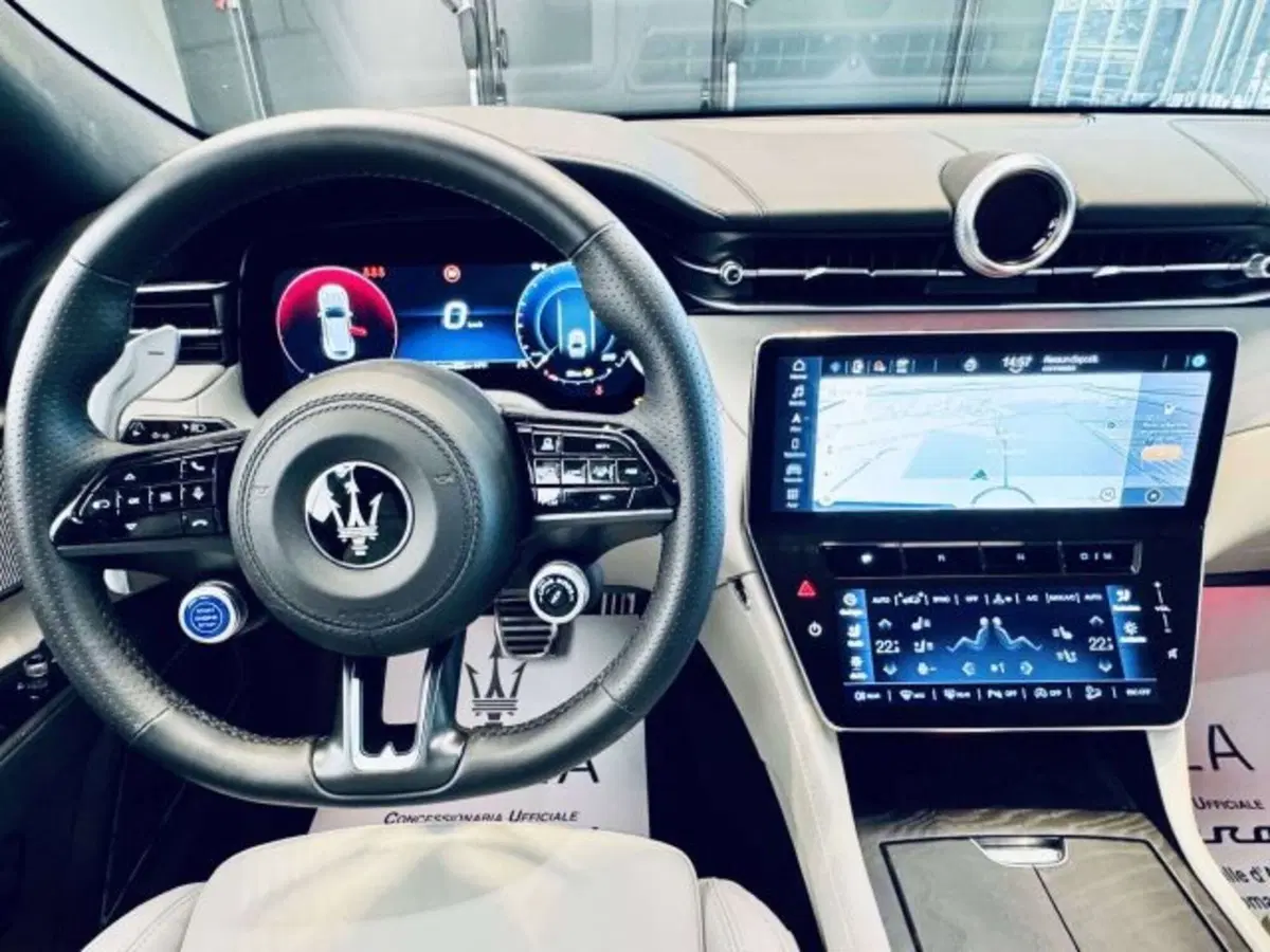 Maserati Grecale usata a Torino (13)