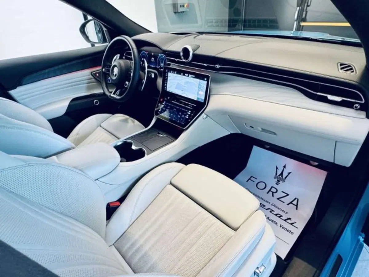 Maserati Grecale usata a Torino (14)