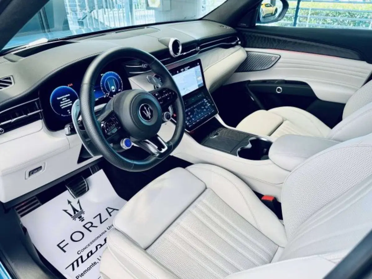 Maserati Grecale usata a Torino (9)