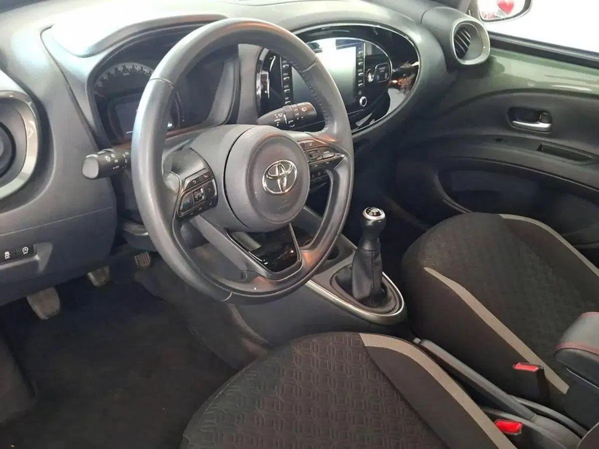 Toyota Aygo X usata a Torino (11)