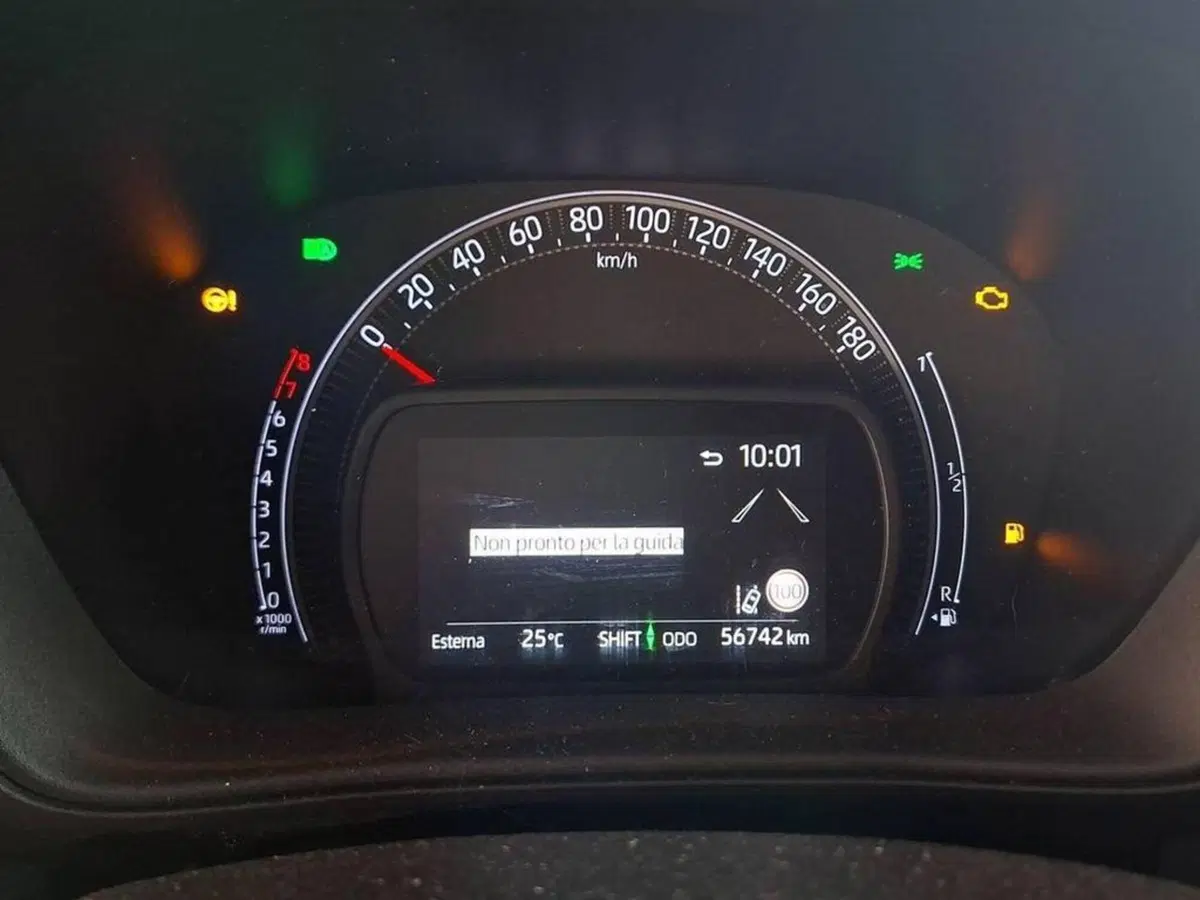 Toyota Aygo X usata a Torino (7)