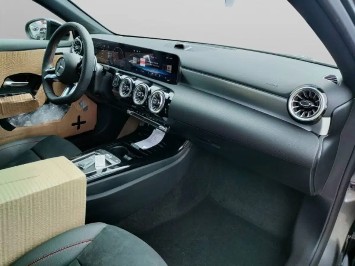 Mercedes-Benz Classe A nuova a Teramo (11)