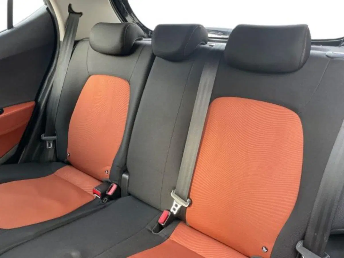 Hyundai i10 usata a Vercelli (10)