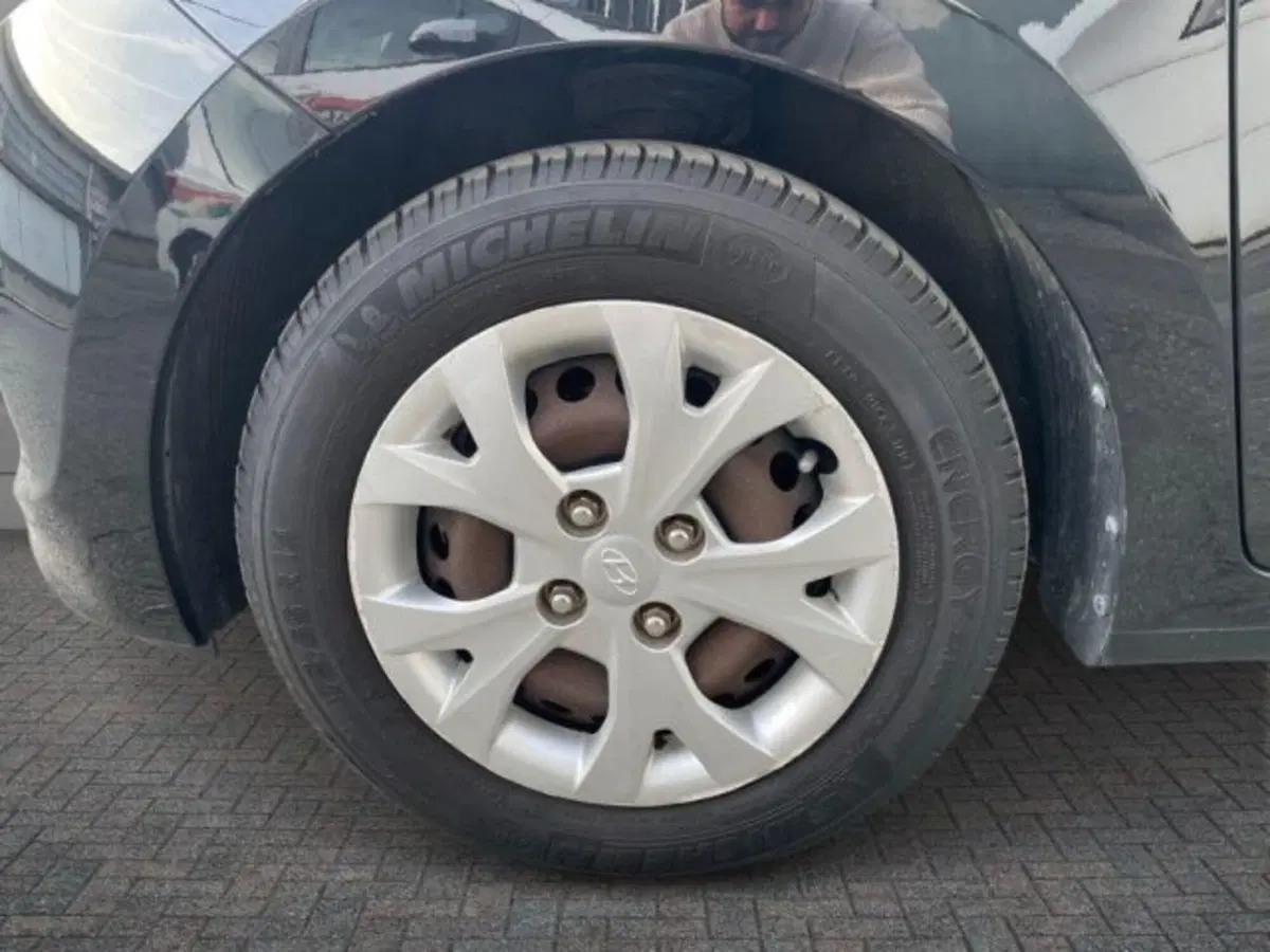 Hyundai i10 usata a Vercelli (13)
