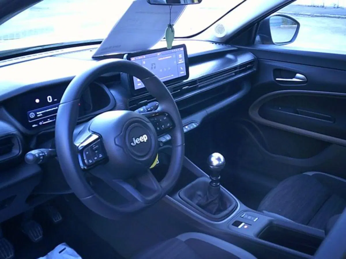Jeep Avenger usata a Novara (7)