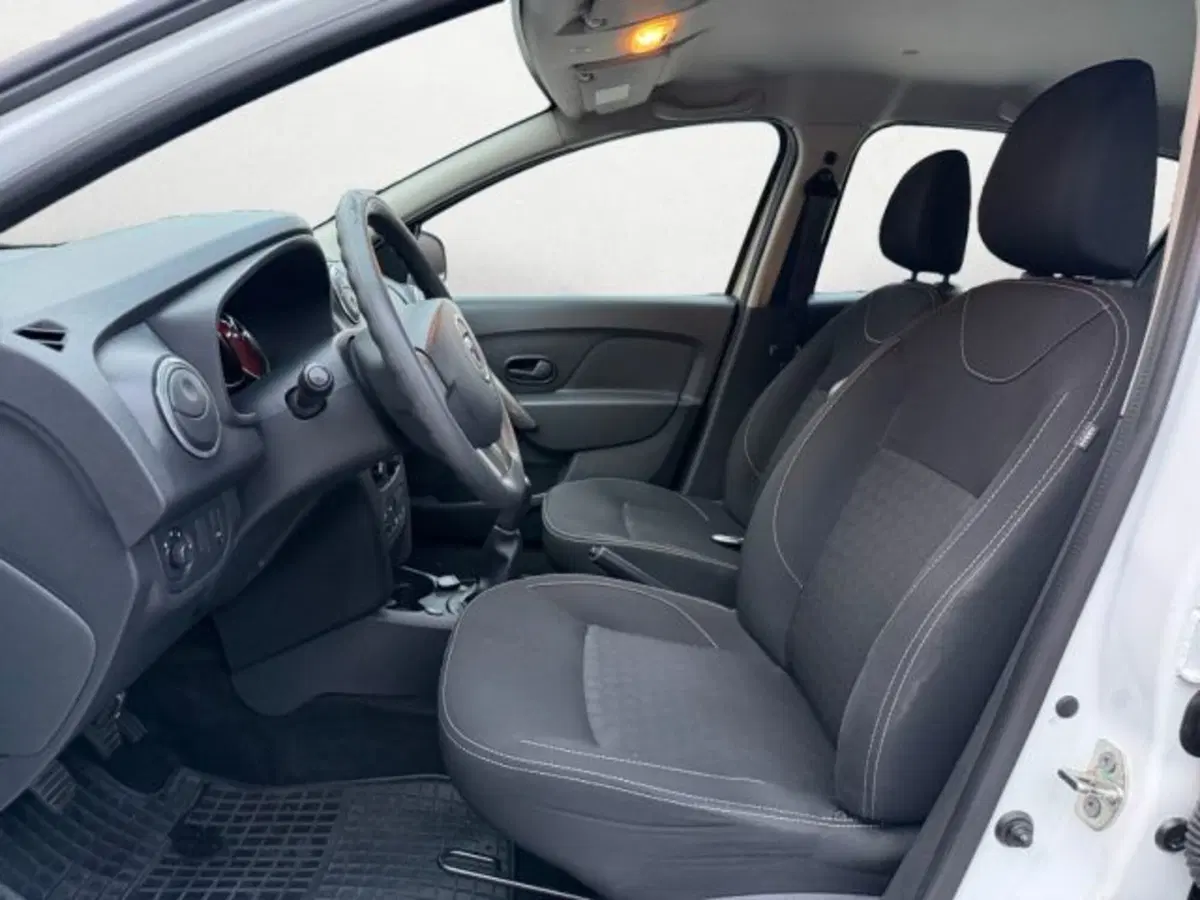 Dacia Sandero usata a Treviso (11)