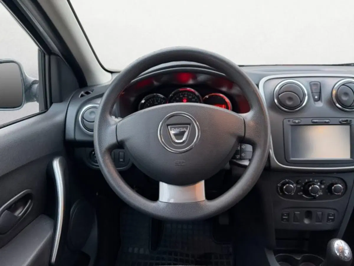 Dacia Sandero usata a Treviso (14)