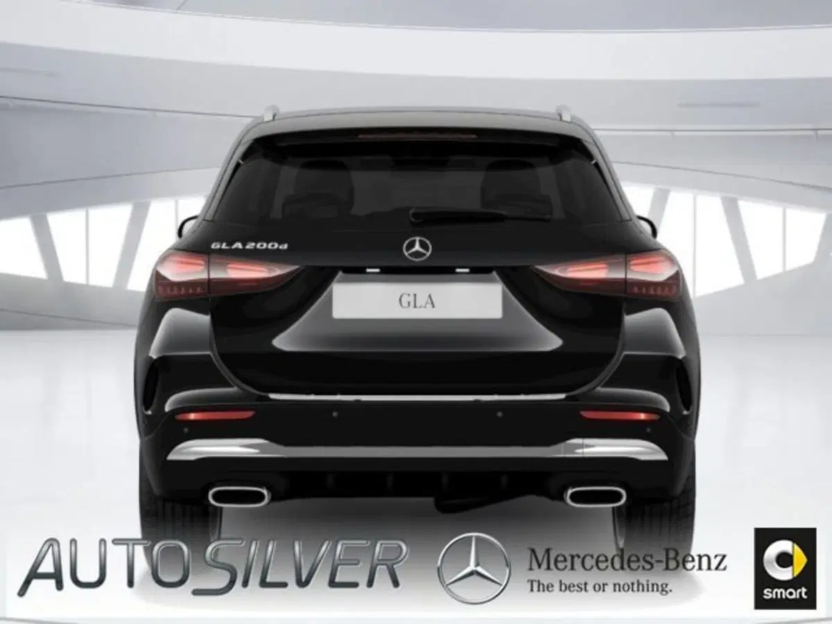 Mercedes-Benz GLA SUV nuova a Verona (4)