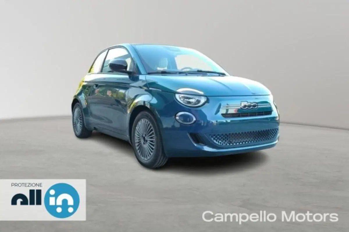 Fiat 500 nuova a Venezia