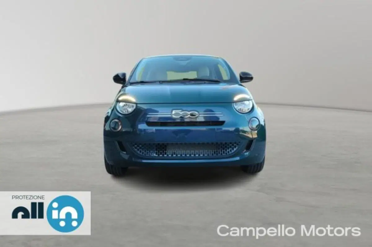 Fiat 500 nuova a Venezia (2)
