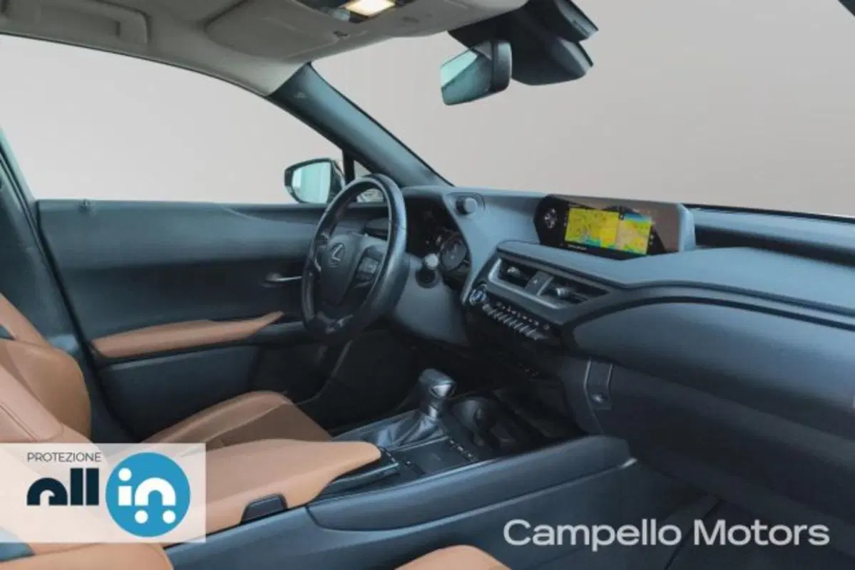 Lexus UX usata a Venezia (17)