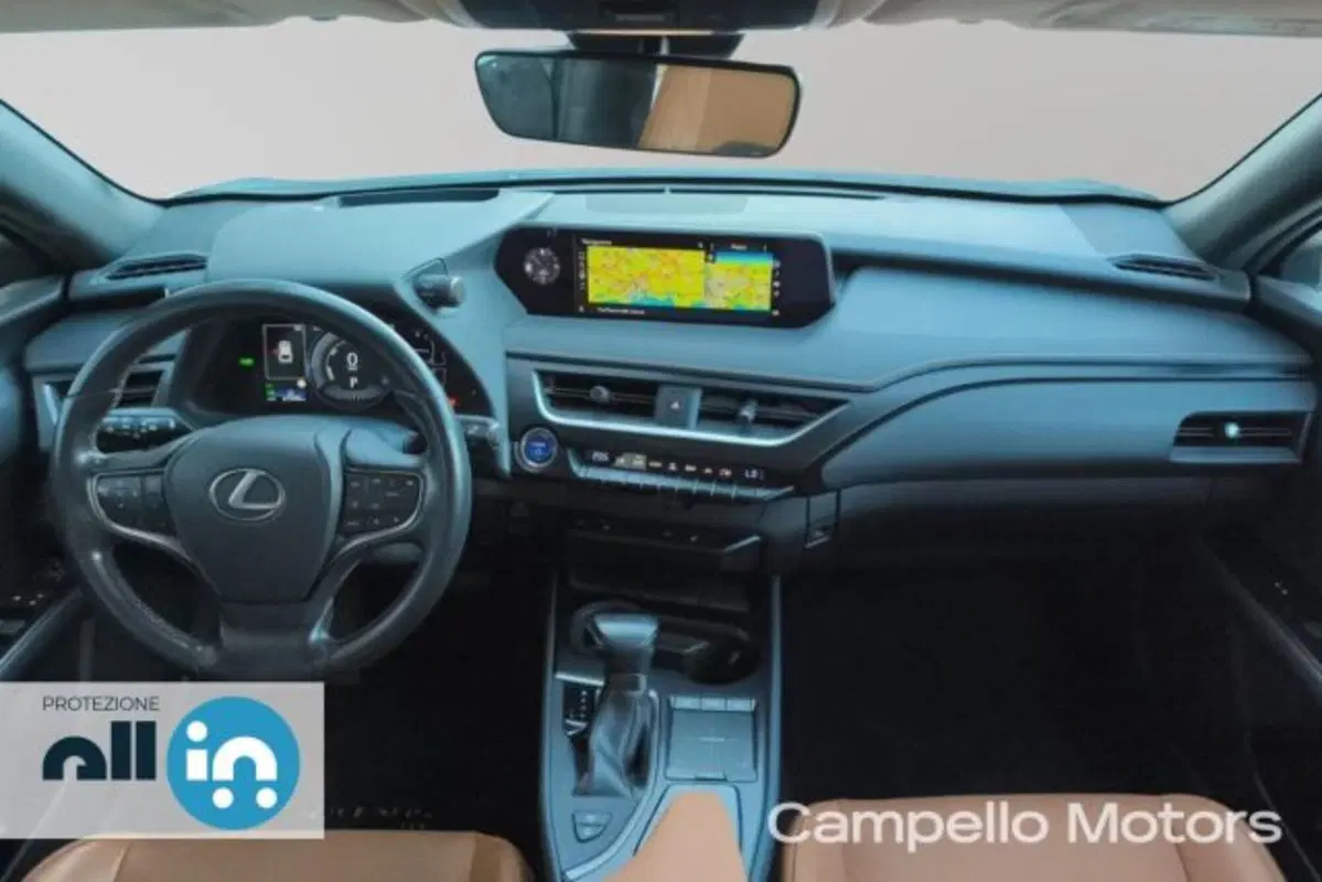 Lexus UX usata a Venezia (7)