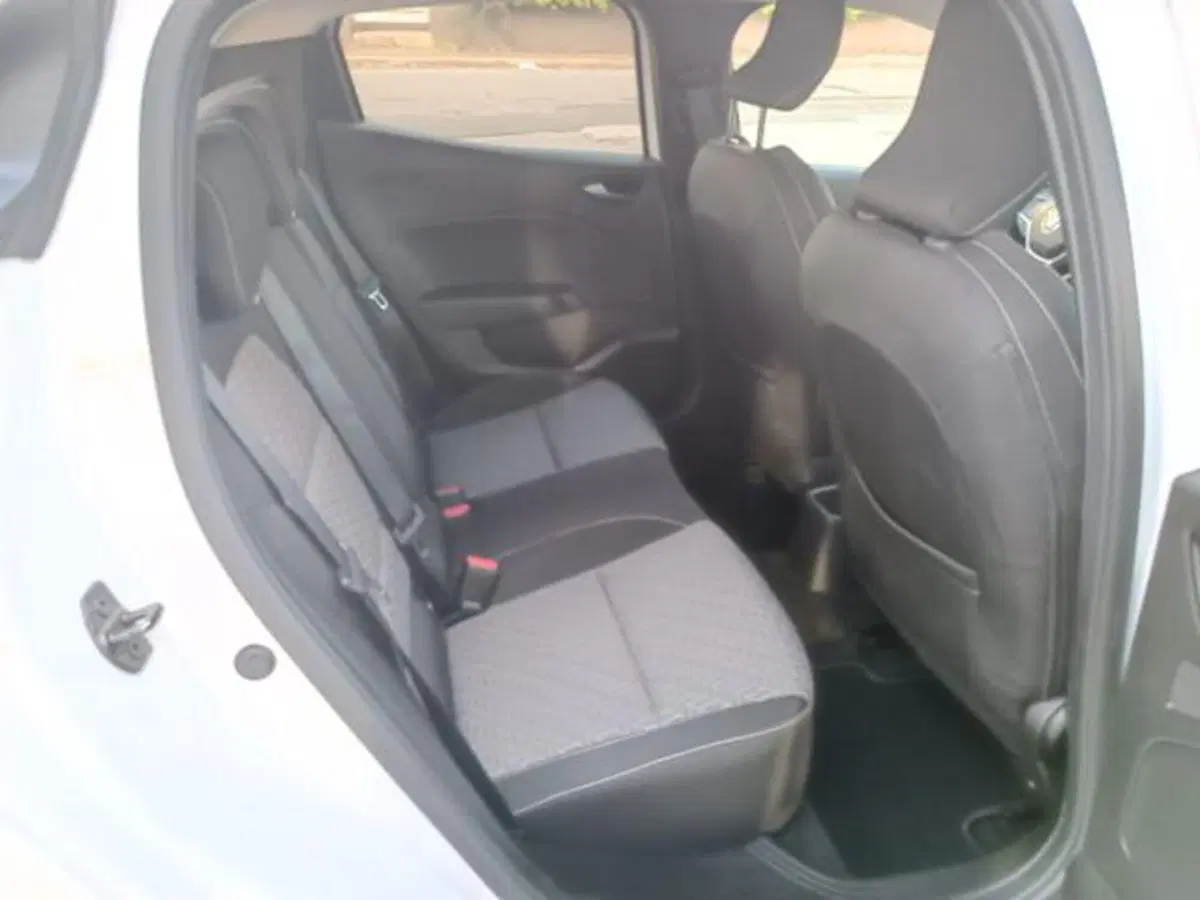 Renault Clio usata a Pisa (19)