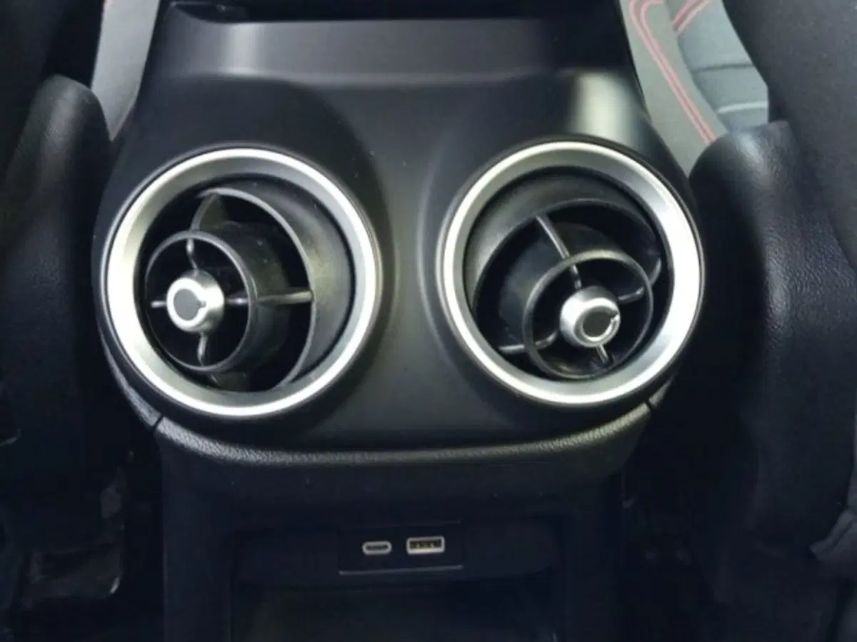 Alfa Romeo Stelvio nuova a Frosinone (11)