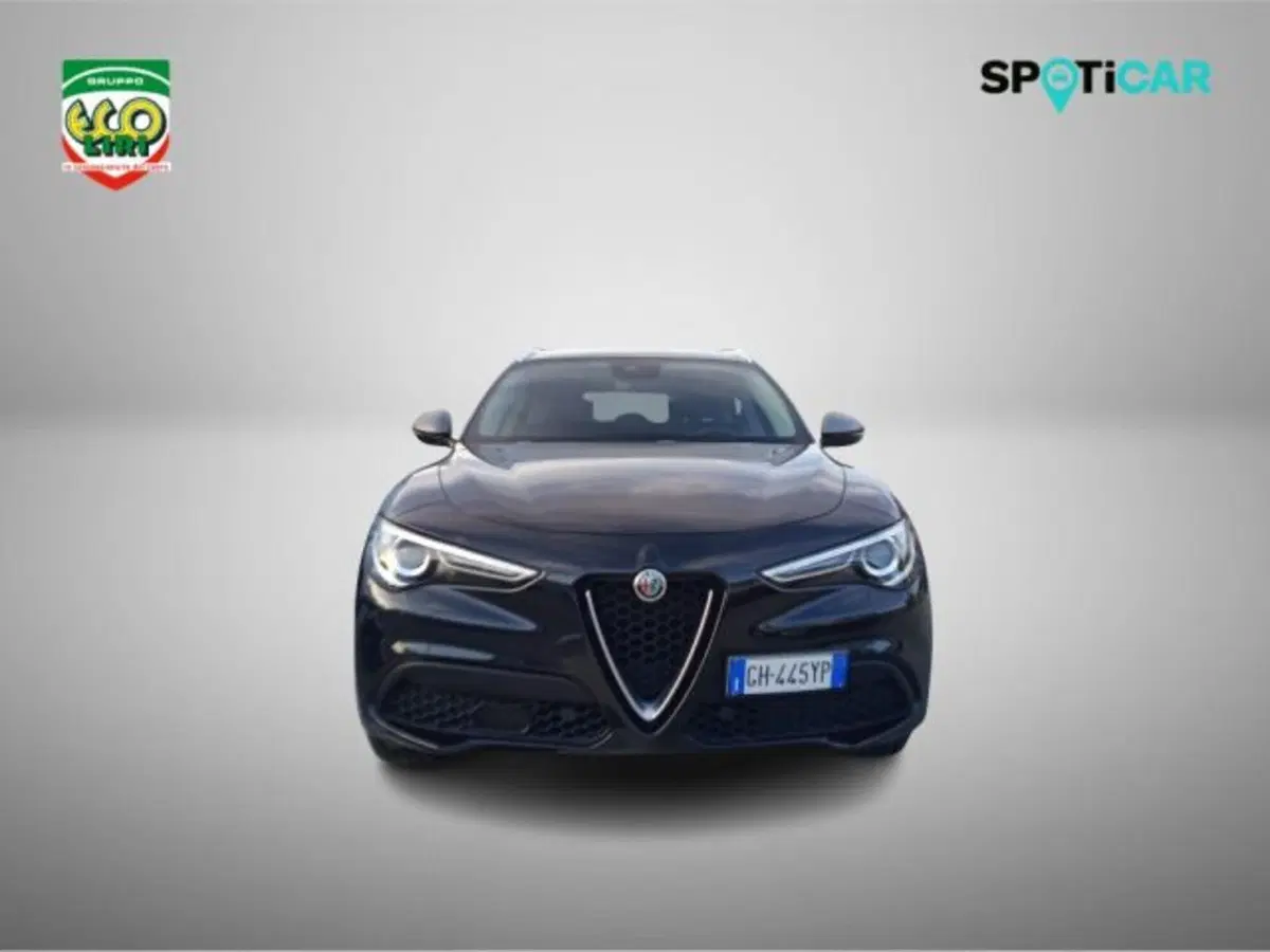 Alfa Romeo Stelvio nuova a Frosinone (16)