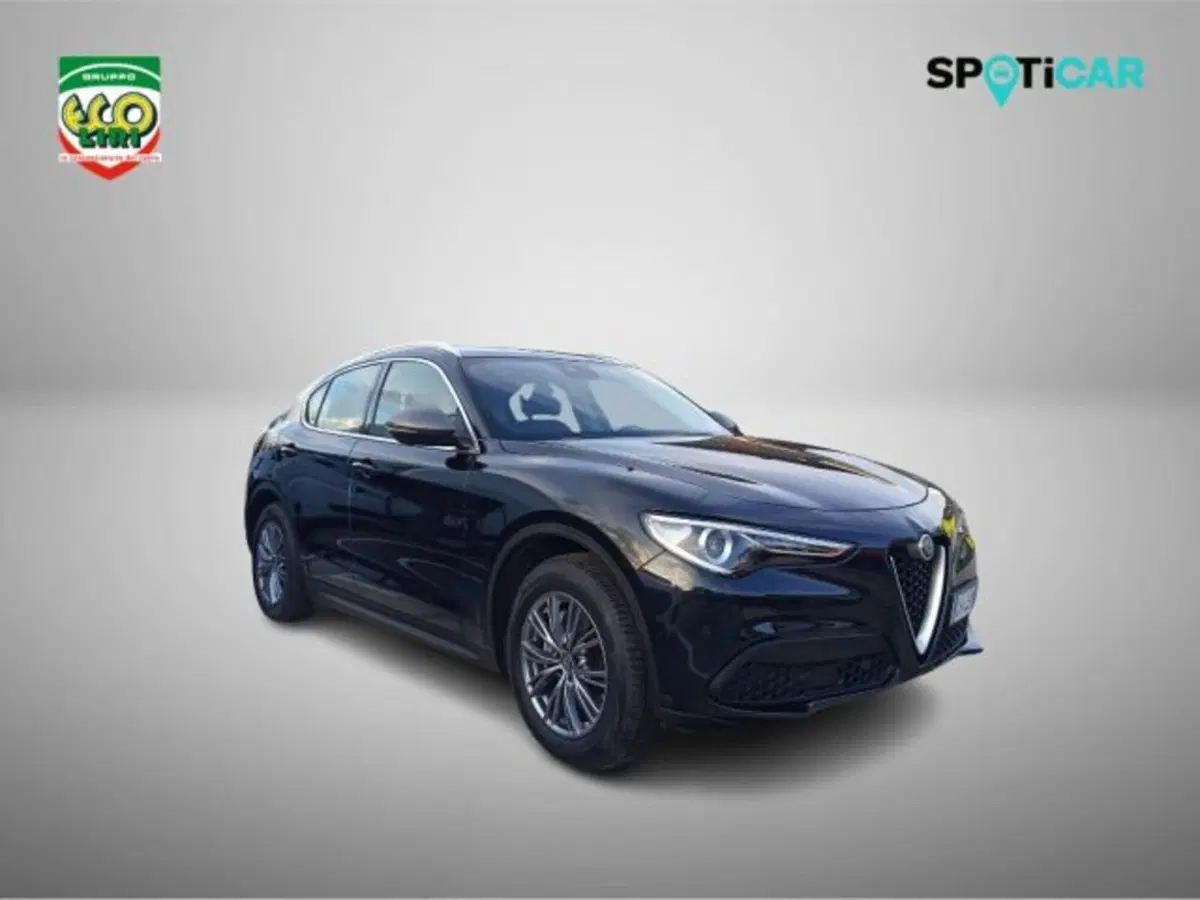 Alfa Romeo Stelvio nuova a Frosinone (17)