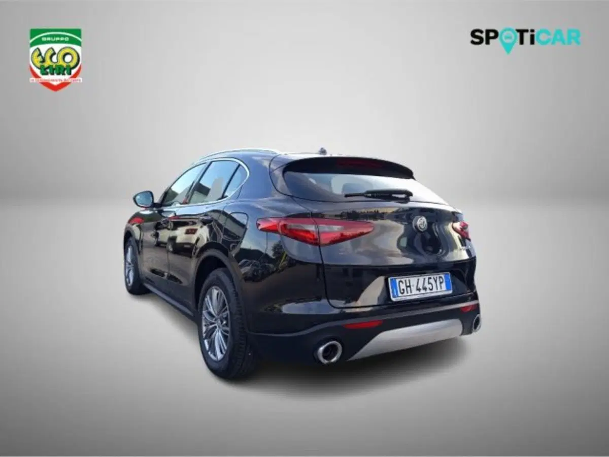 Alfa Romeo Stelvio nuova a Frosinone (4)