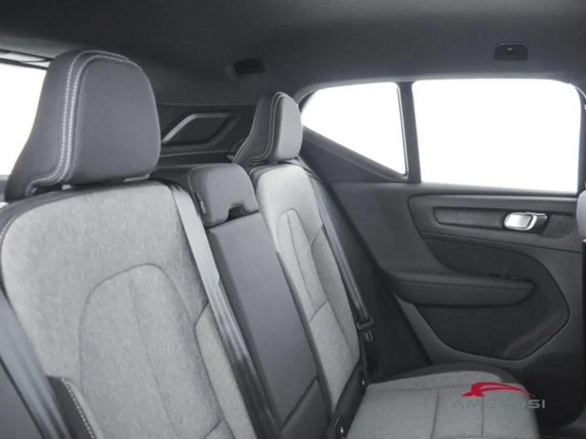 Volvo XC40 nuova a Perugia (10)