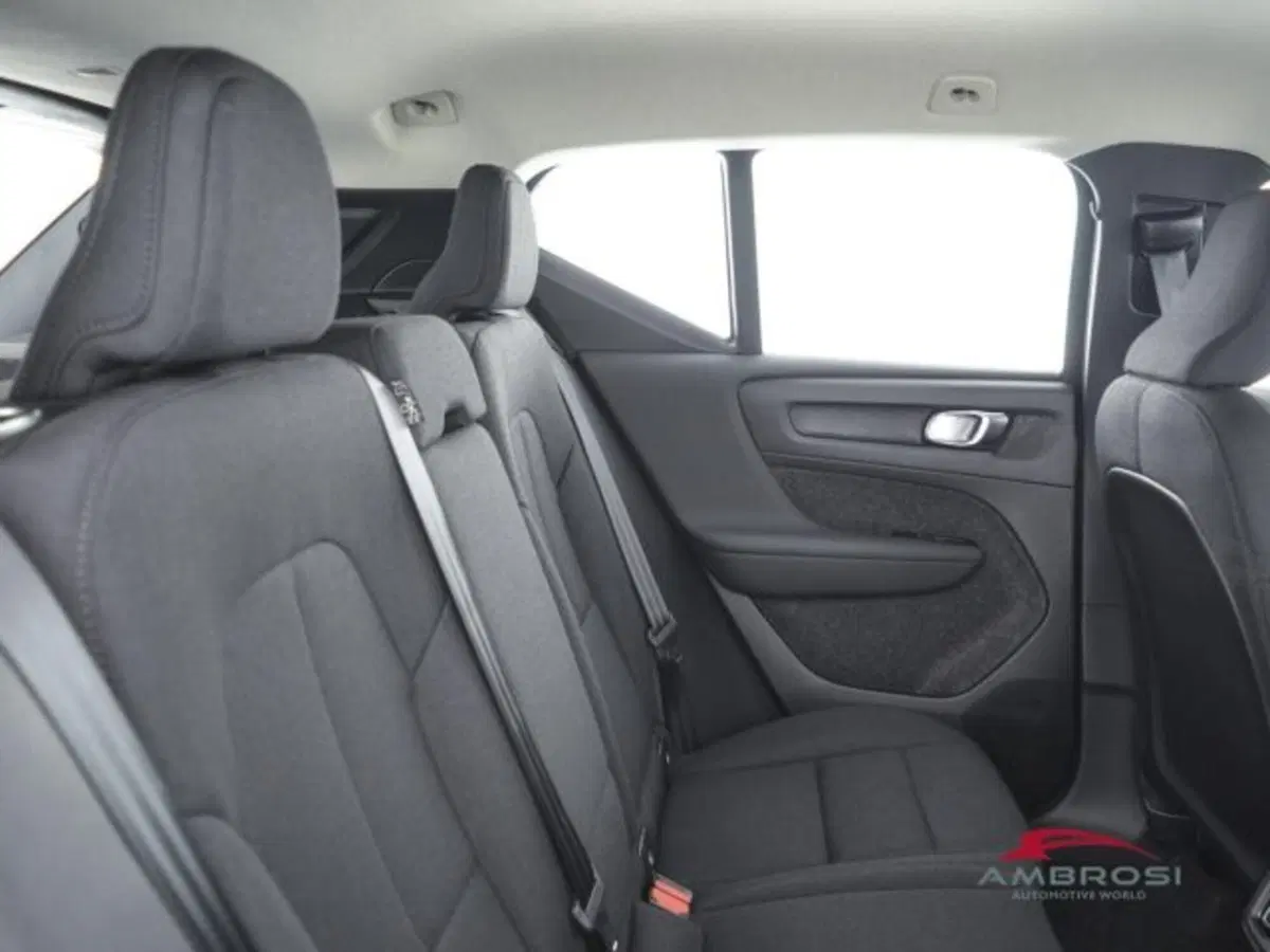 Volvo XC40 nuova a Perugia (10)