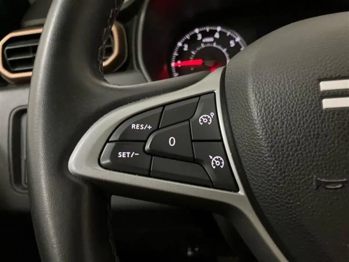 Dacia Duster usata a Como (17)