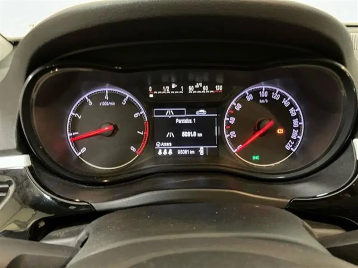 Opel Corsa usata a Como (15)