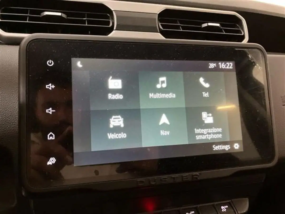 Dacia Duster usata a Como (15)