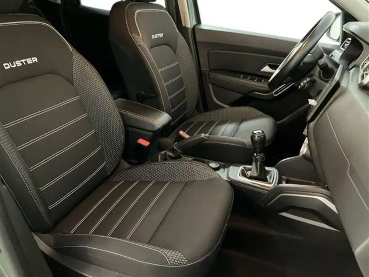 Dacia Duster usata a Como (11)