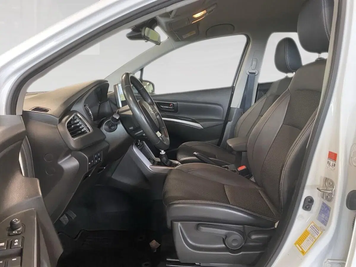 Suzuki S-Cross usata a Torino (7)