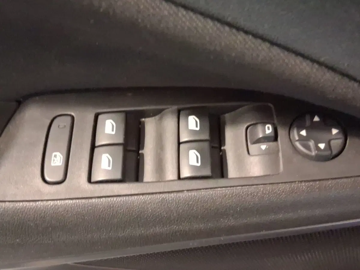 Opel Crossland usata a Genova (12)