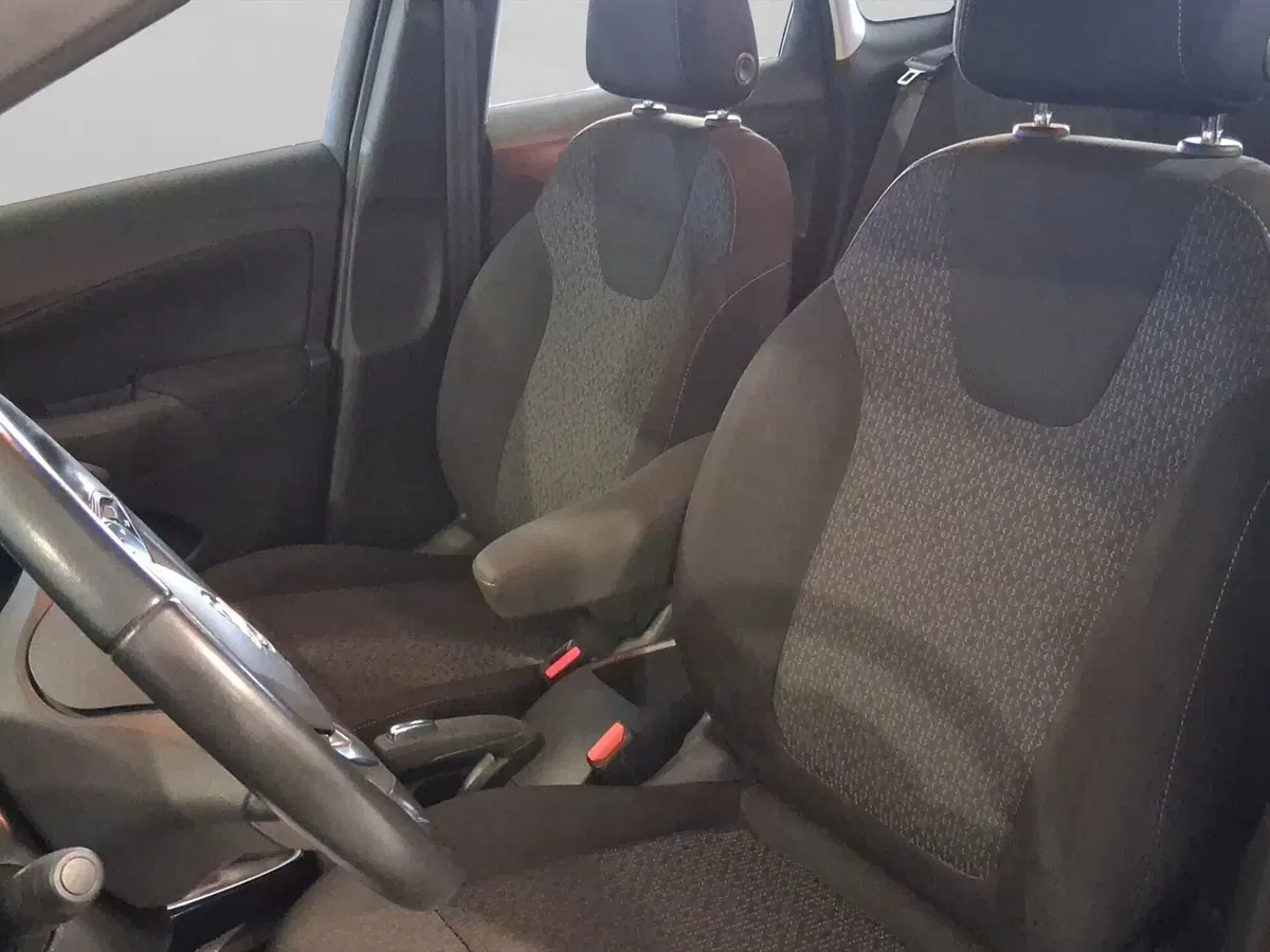 Opel Crossland usata a Genova (9)