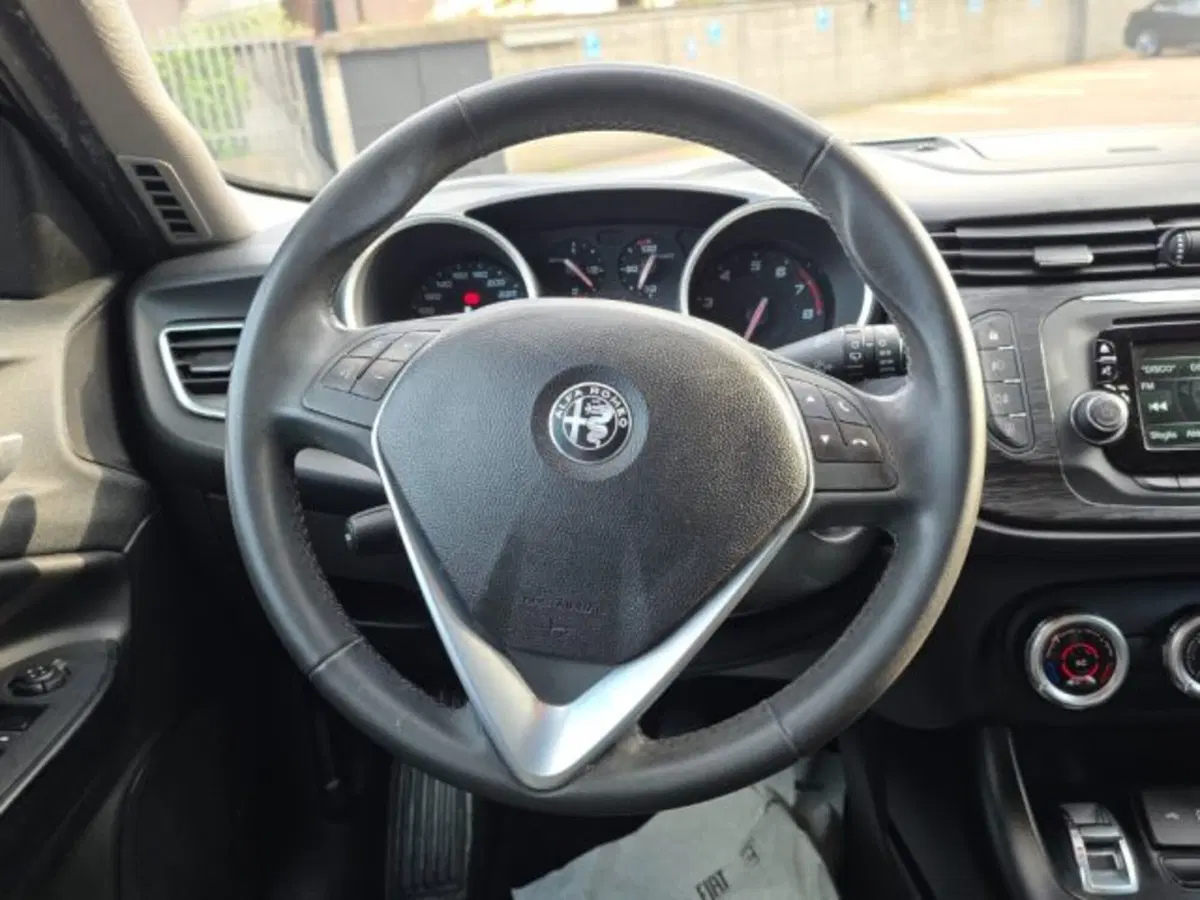 Alfa Romeo Giulietta usata a Monza e Brianza (9)