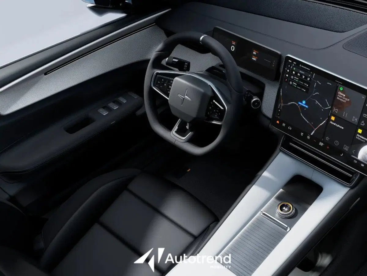 Polestar Polestar 4 SUV nuova a Bari (11)