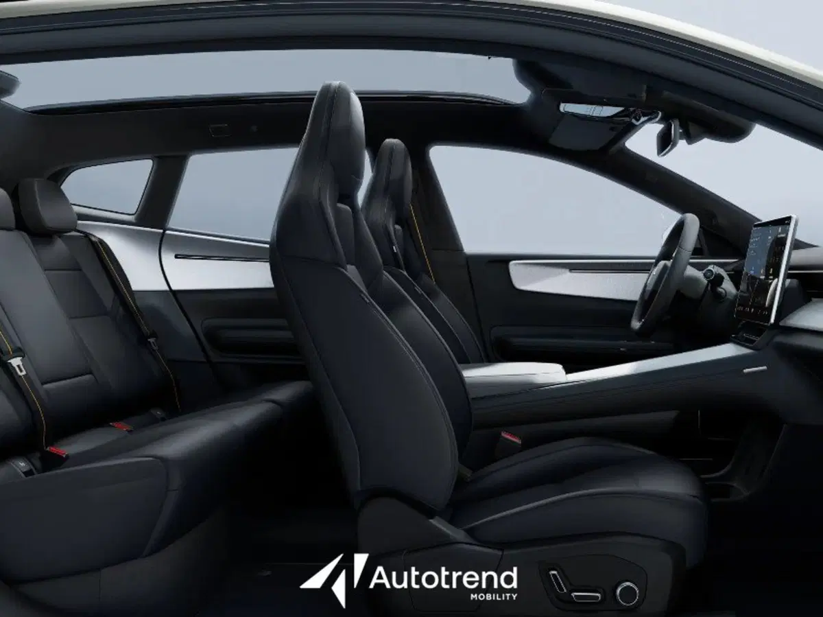 Polestar Polestar 4 SUV nuova a Bari (8)